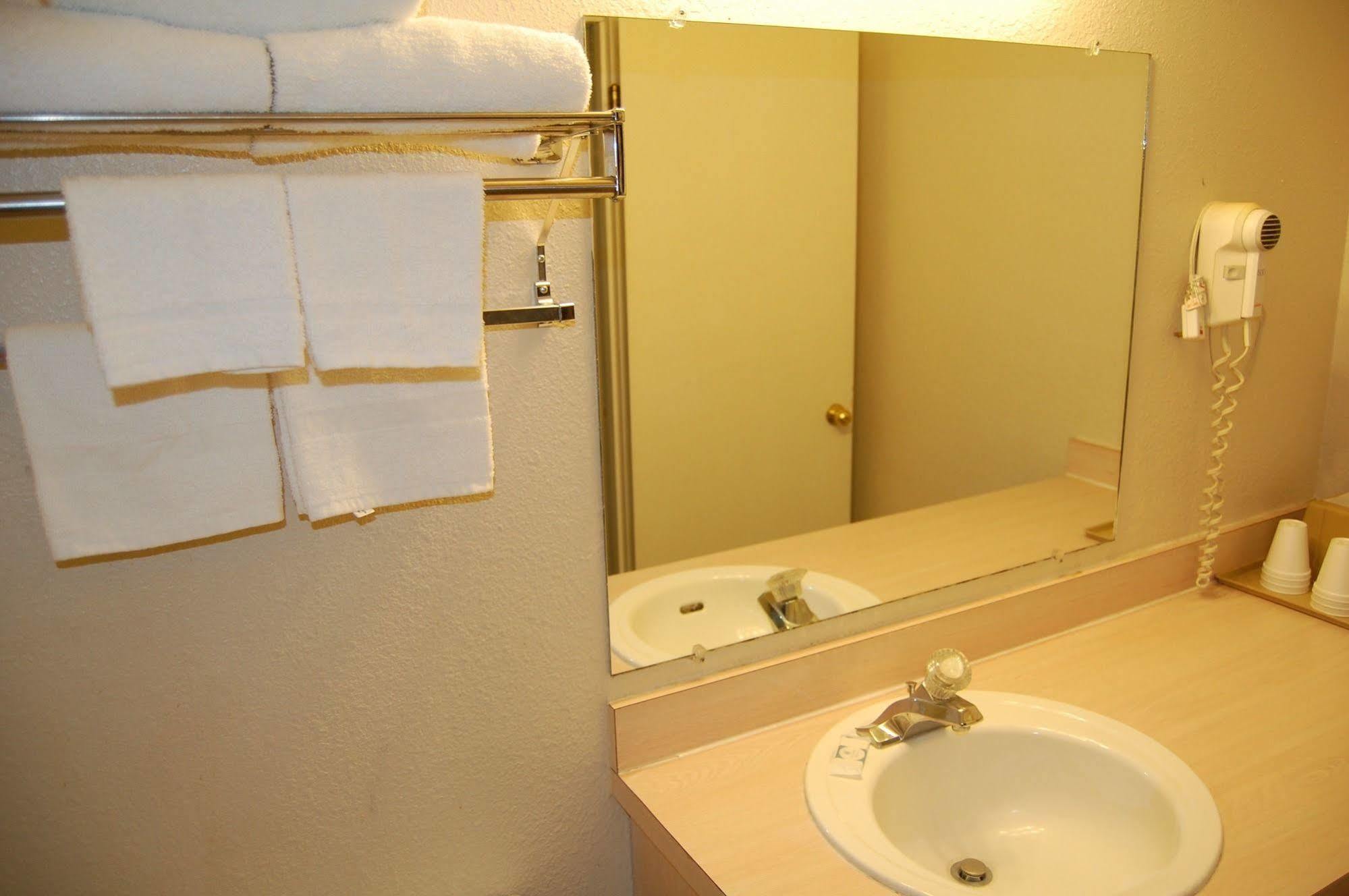 Western 3* Lakewood