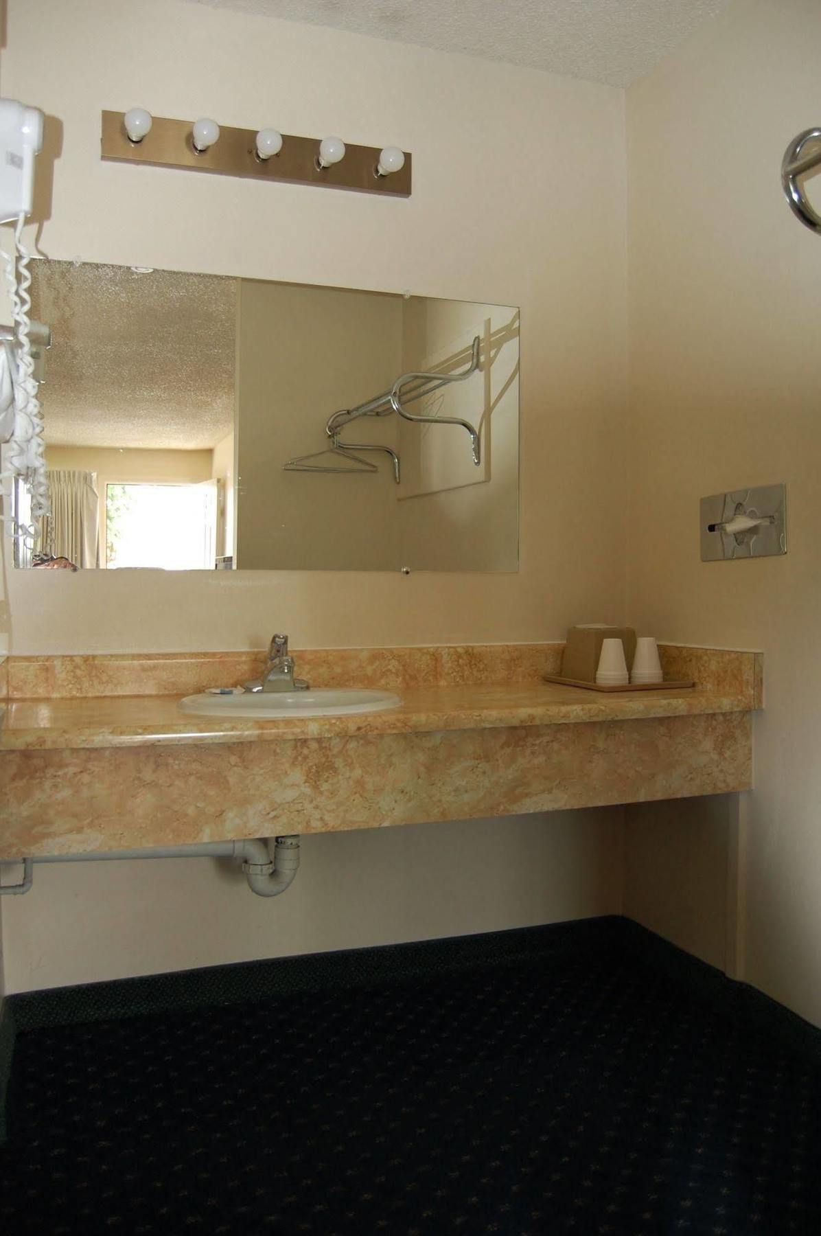 Western Motel 3*