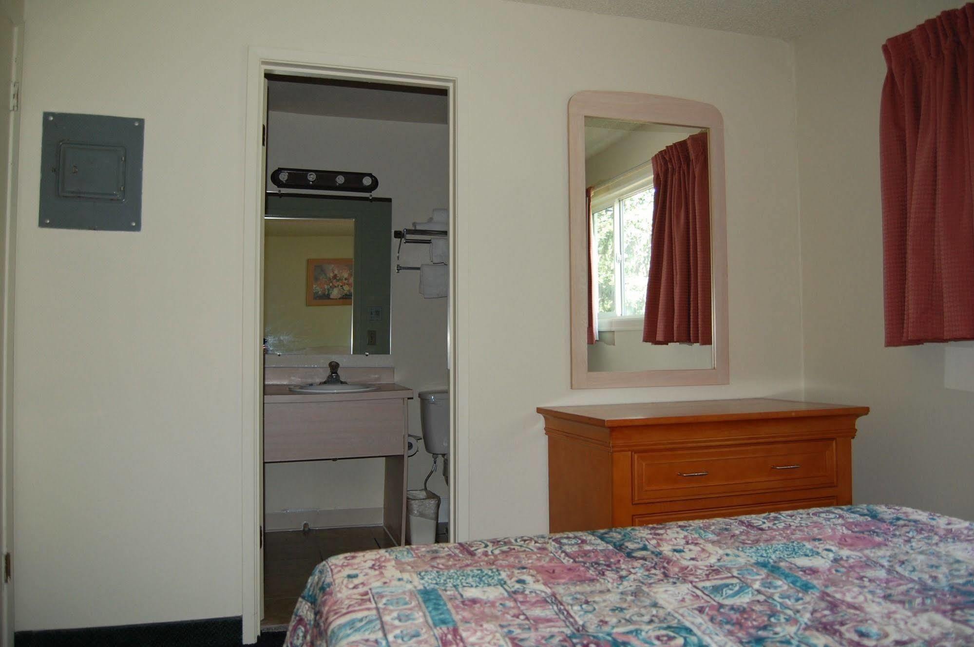 Western 3* Lakewood