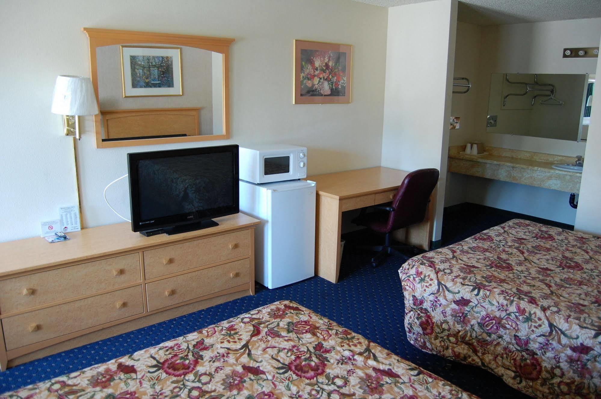 Western 3* Lakewood